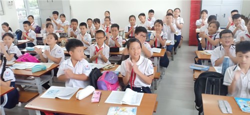 Tiết học âm nhạc của học sinh khối 5 trường tiểu học Kiêu Kỵ